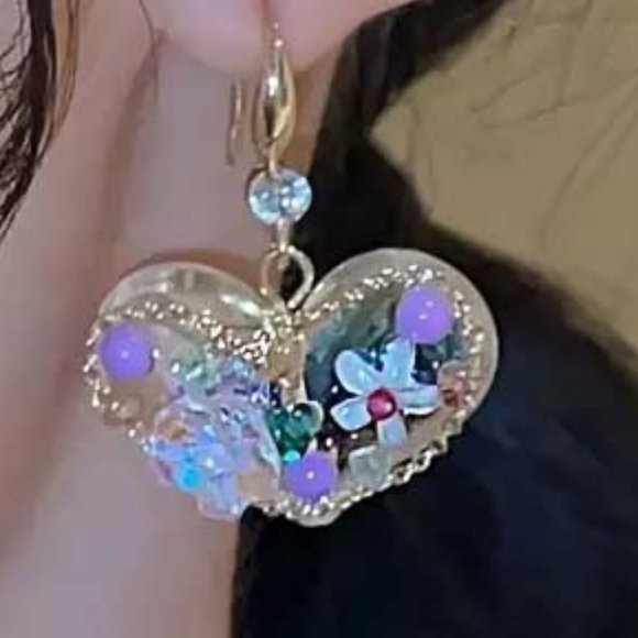 COLORFUL FLOWERS LUCITE HEART SHAPED DANGLY EARRINGS 47 - Picture 3 of 3
